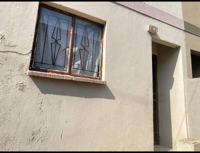 2 BEDROOM HOUSE FOR SALE IN LOTUS GARDENS